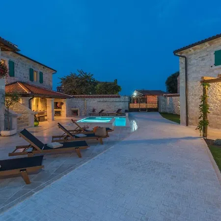 Villa Kata In Selina